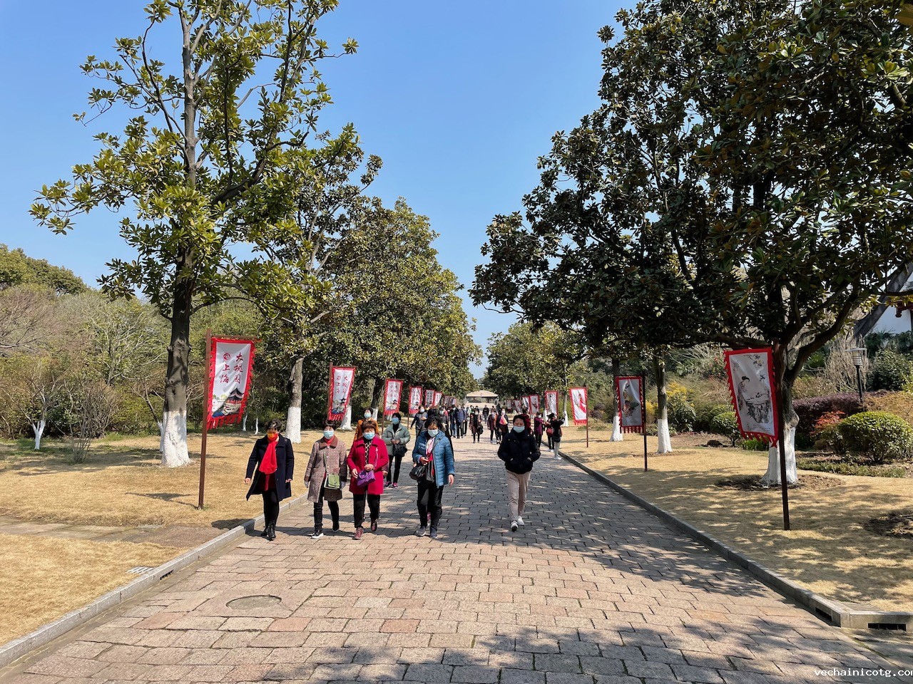 大观园里游园客